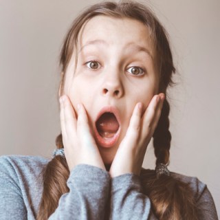 girl-shock-surprise-face_8119-2181